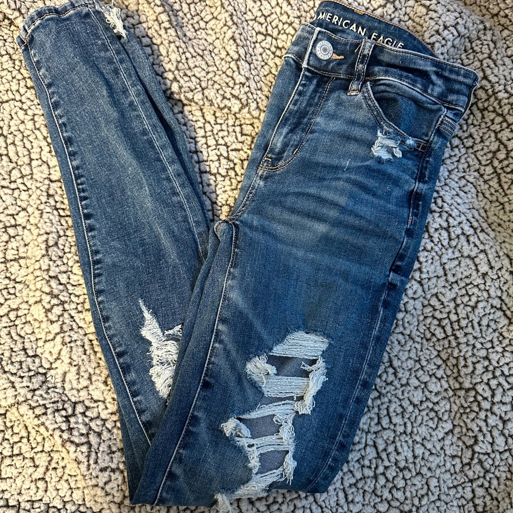 american eagle high-rise jegging ripped jeans